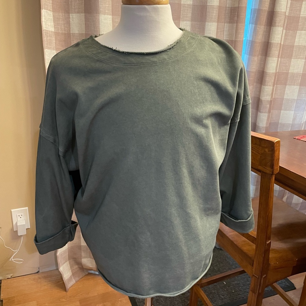Umgee Olive Long Sleeve distressed top size large